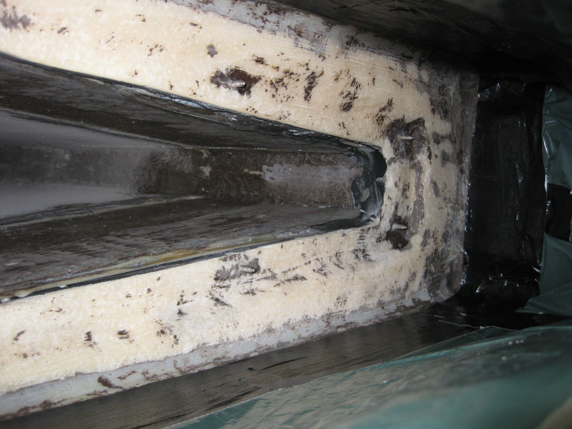 Kielkasten innen Heckseite geschliffen.jpg