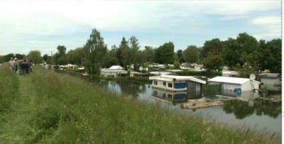 Camper am Rhein.JPG