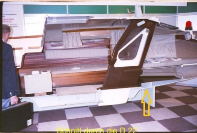 Schaum vor dem Kielkasten im Wasserballast Boden