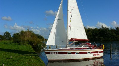 Jantar 23 Mythos im Hafen der Insel Nieuwe Kruspolle im Heeger Meer, Friesland