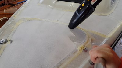 09_Absaugen.JPG (564.45 KiB) 11970 mal betrachtet Überschüssiges Granulat absaugen