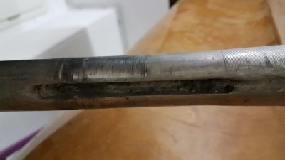 Hier war die Madenschraube reingeschraubt