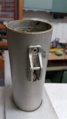 IMG-20181118-WA0019.jpg (68.29 KiB) 4894 mal betrachtet Curryklemme, sitzt bei mir auf der Backboardseite