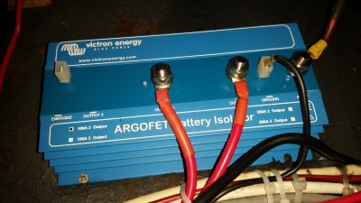 20191202_121712.jpg (4.59 MiB) 22186 mal betrachtet Ladestrom Verteiler im Motorraum