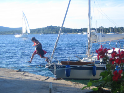 Croatien Original 142.jpg (1.59 MiB) 14905 mal betrachtet Diesen Sprung verzeih ich mir nieee. Meine Frau holte mir Zigarre, weil ich zu faul war. Gott sei Dank ging es gut aus...